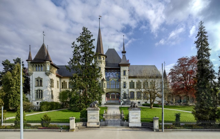 Bernisches Historisches Museum Frontansicht low